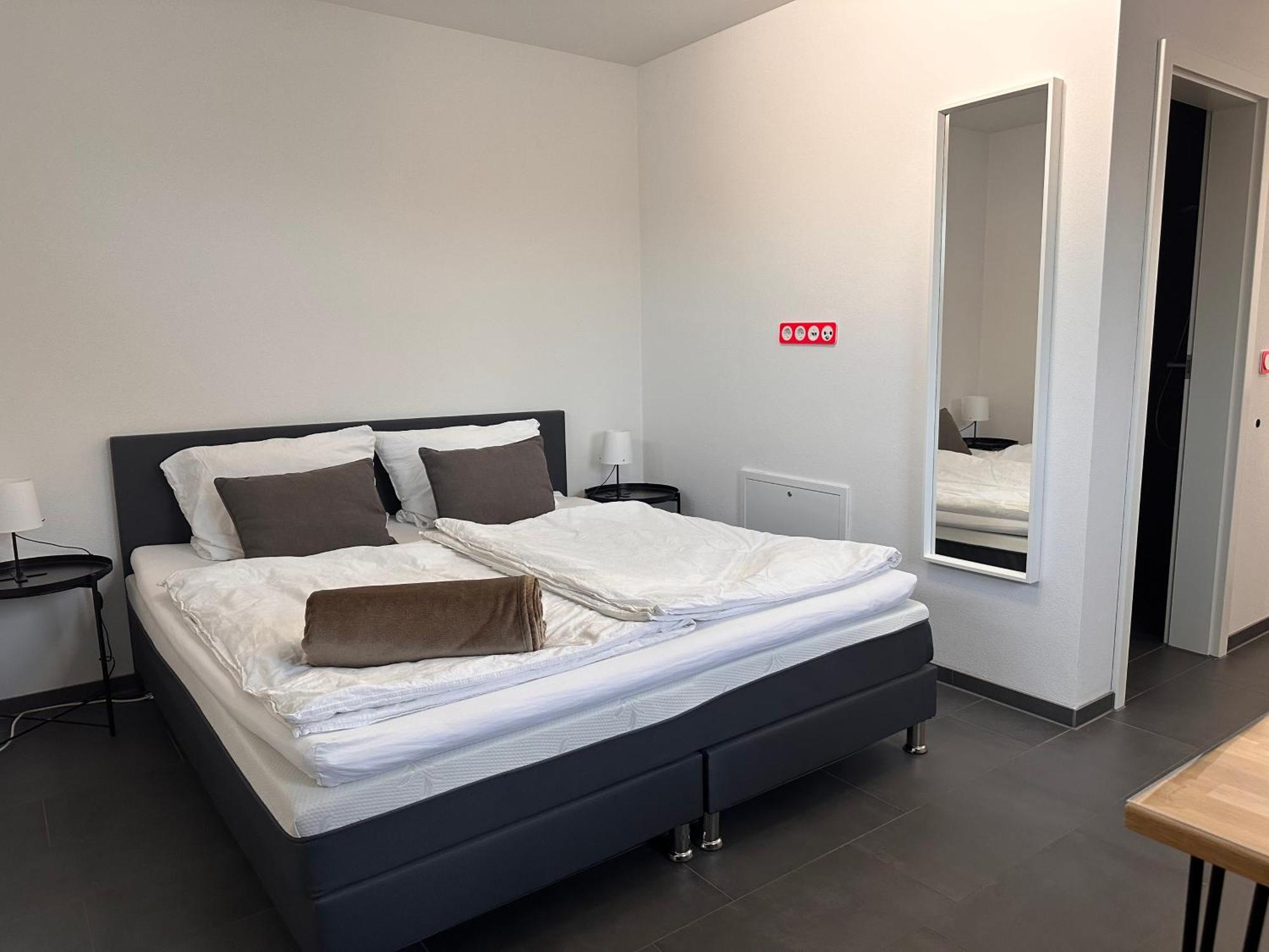 Ferienzimmer Frank, Self-Check-In Nach 21Uhr Niederalteich Eksteriør bilde